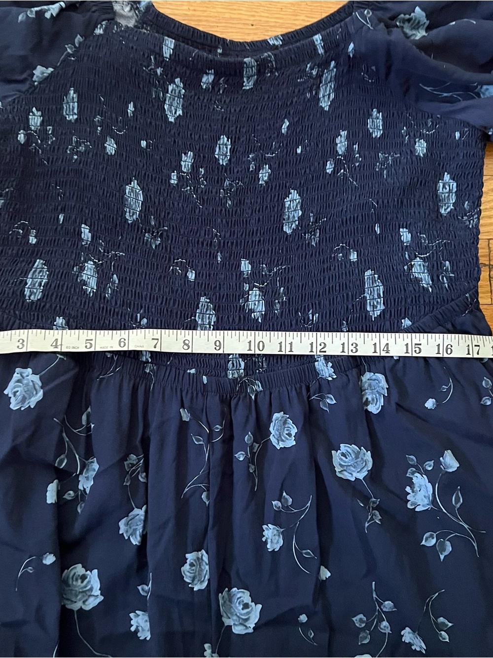 Torrid size 3X blue tossed floral rose flutter sleeve jumpsuit. - Picture 6 of 10